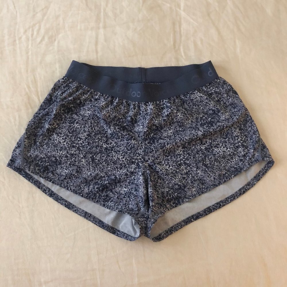 outdoor voices | relay short pebble short small